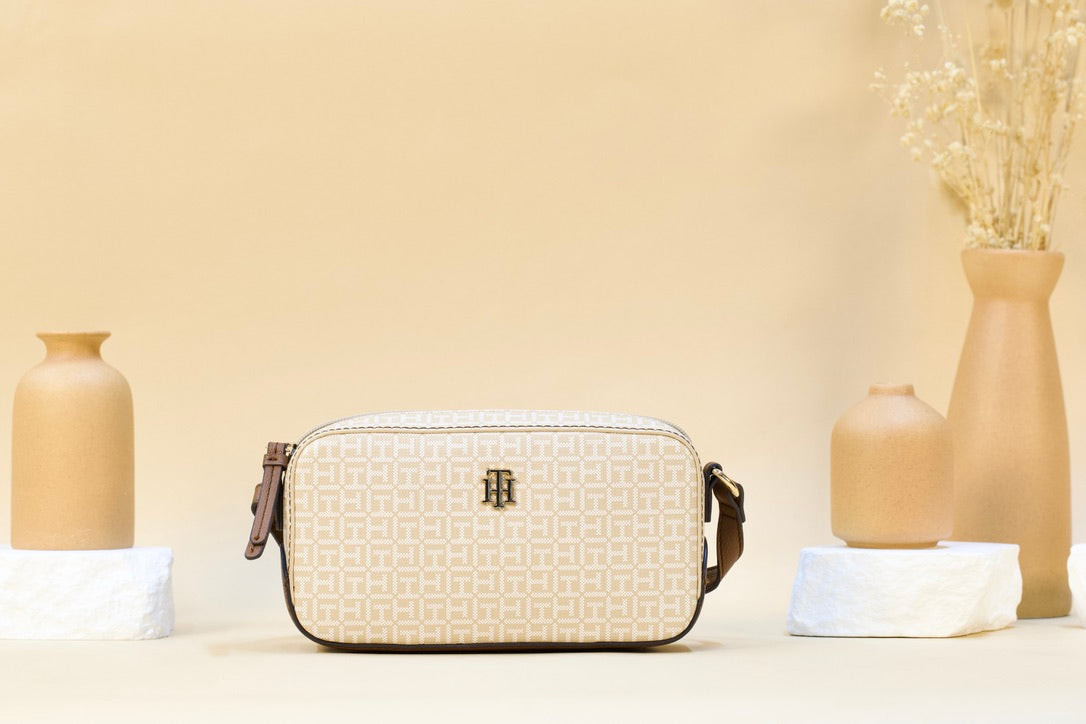 TOMMY HILFIGER XW06442 BROWN