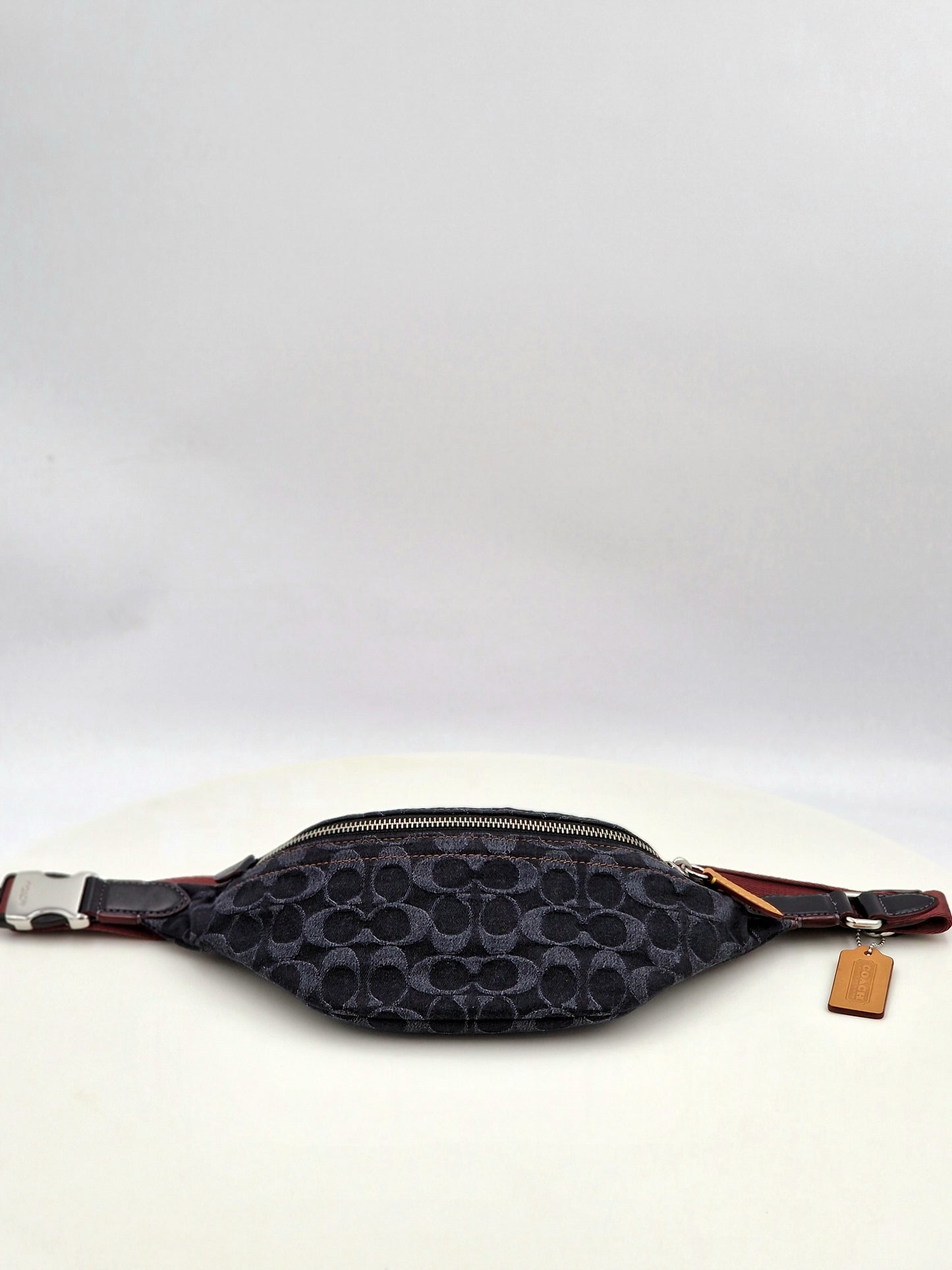 Coach - Charter Belt Bag 7 in Signature Denim - Black - CE518 DRJ