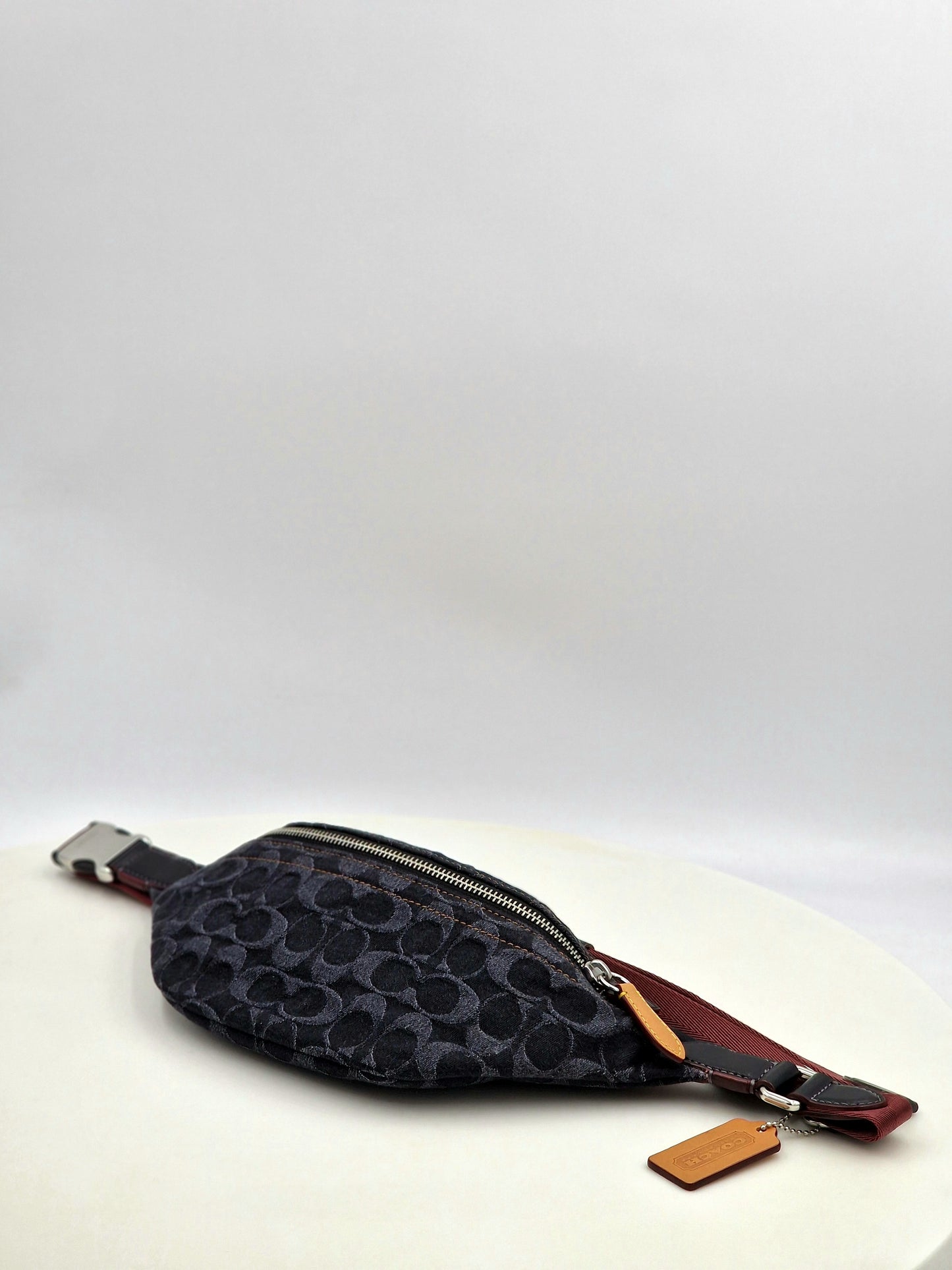 Coach - Charter Belt Bag 7 in Signature Denim - Black - CE518 DRJ