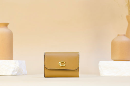 COACH CZ111 RFC LTH ESS CD HLD HONEY BROWN