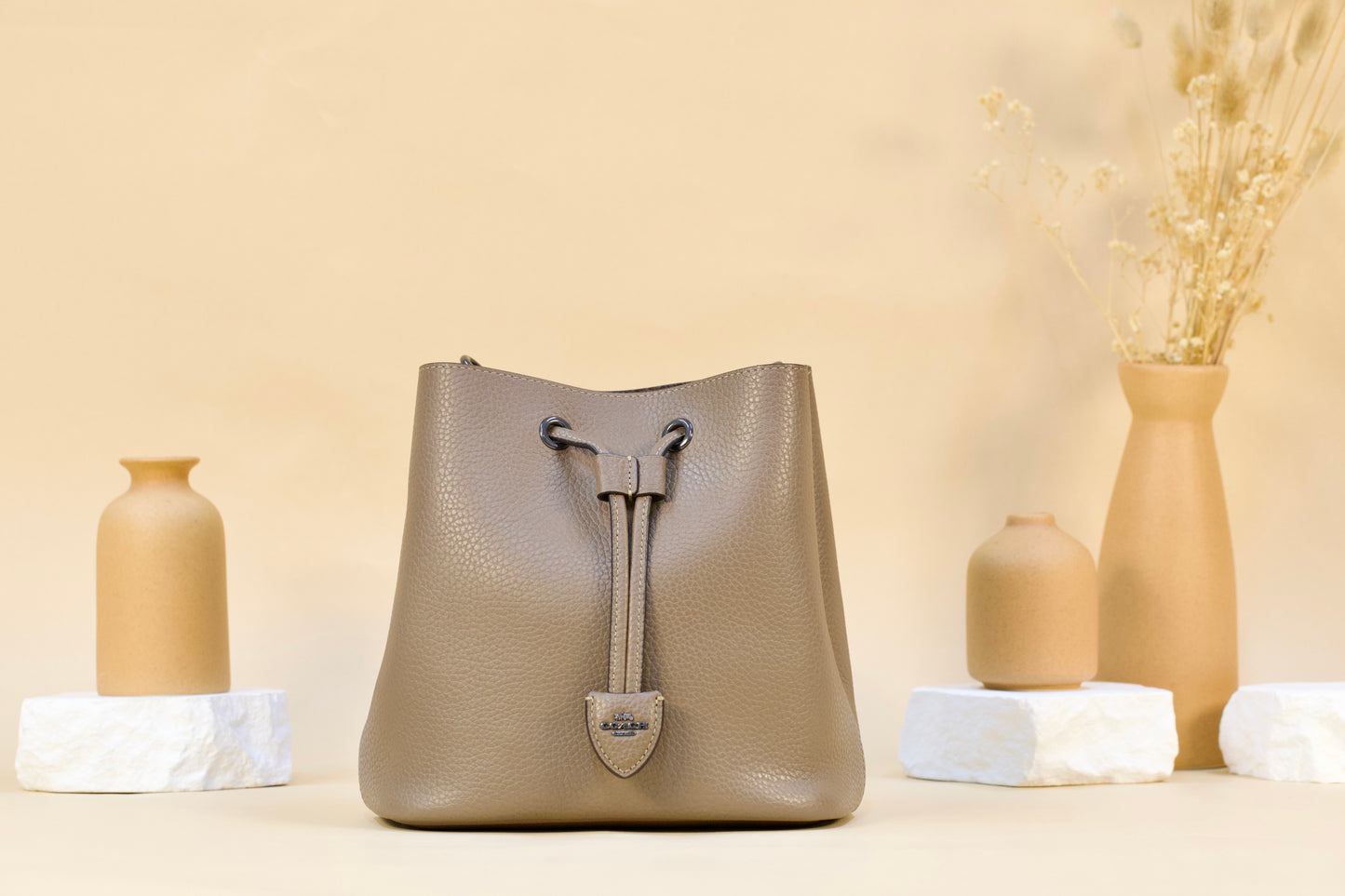 COACH CBH06 DFR ROWAN BUCKET DARK STONE