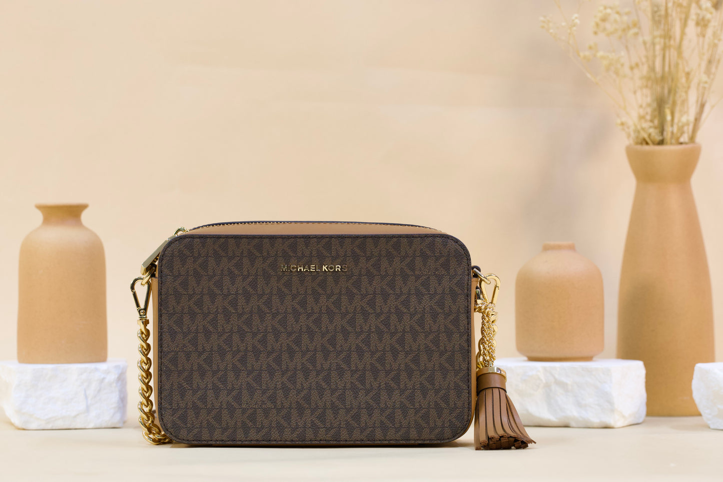 MICHAEL KORS 32F8GF5M2B GINNY MEDIUM LOGO CROSSBODY BAG- BROWN