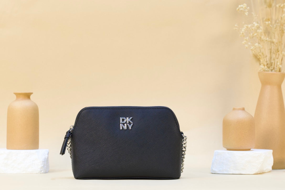 DKNY R54EA468 BRYANT PARK DOME CROSSBODY BLACK