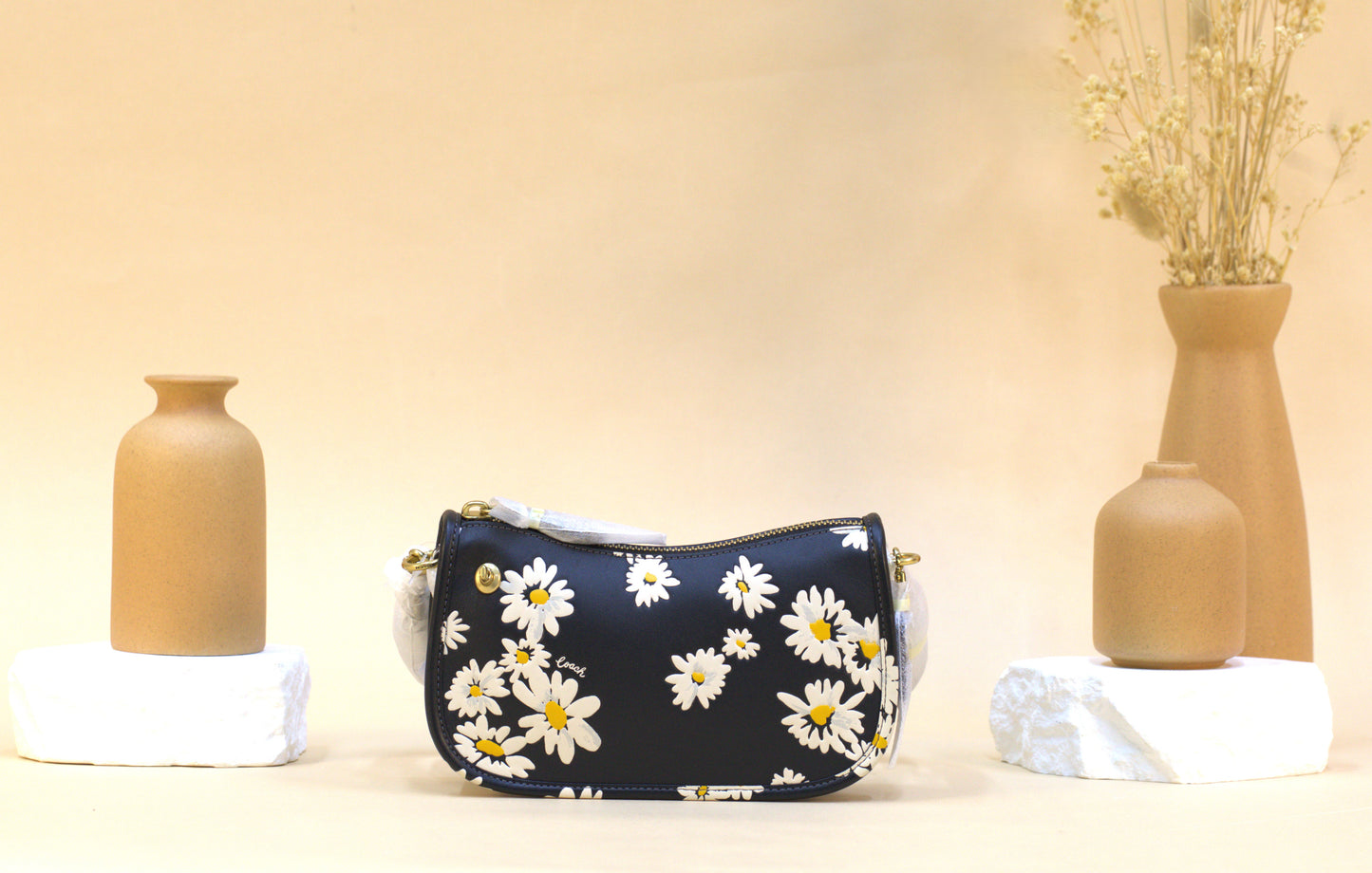 COACH CR509 FLORAL SWINGER 20 BLACK MULTI