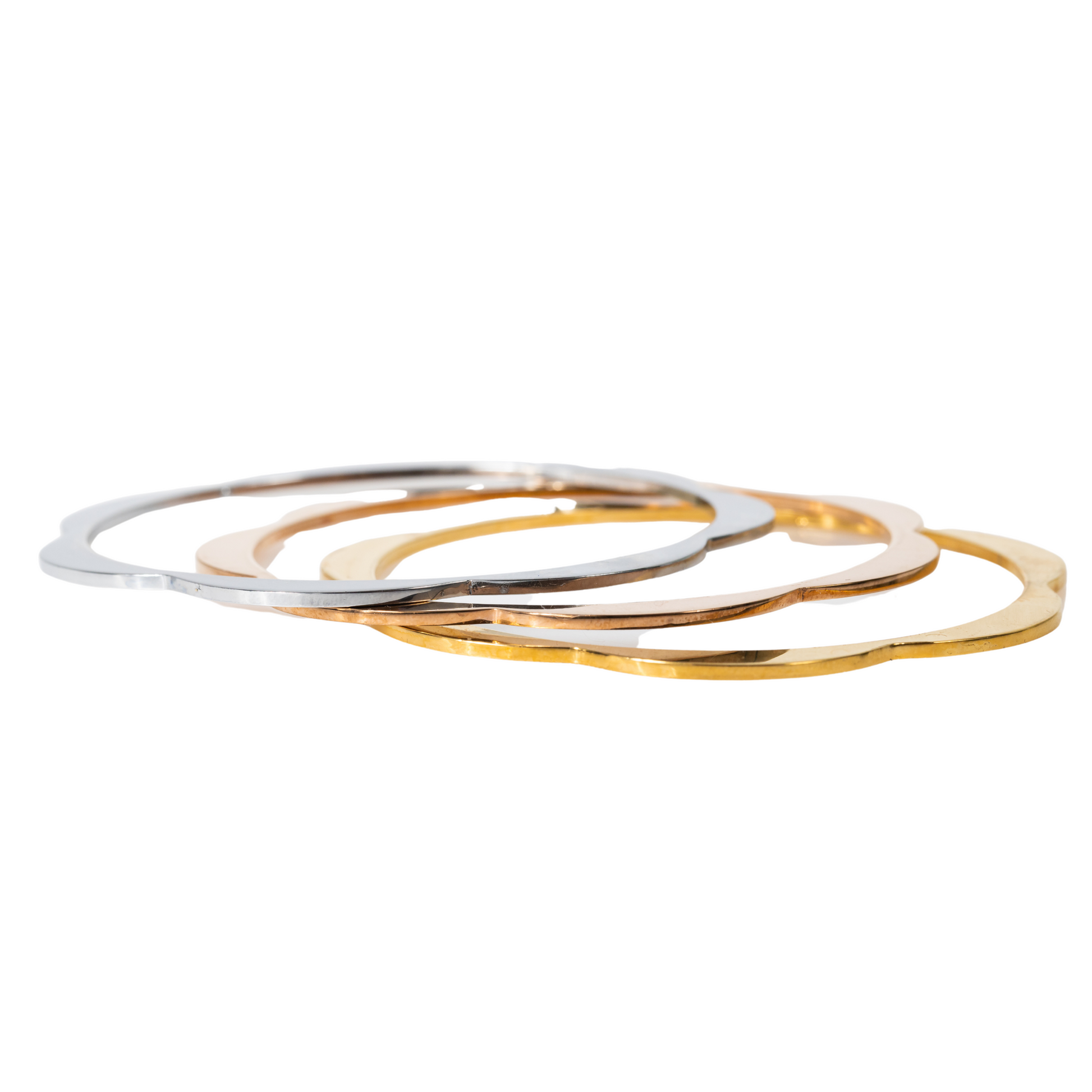 Kate Spade Scalloped Bangle Bracelet Gold-tone metal Slip-on design Diameter: 5.70 cm