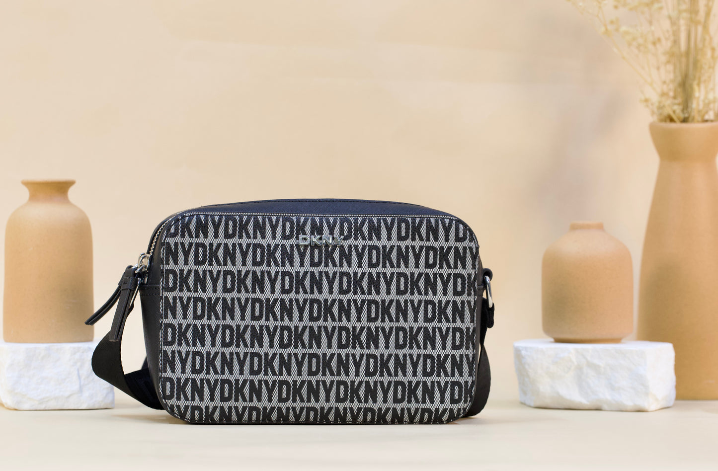 DKNY R43E2X93 TUTU DZ CAMERA CROSSBODY BLACK
