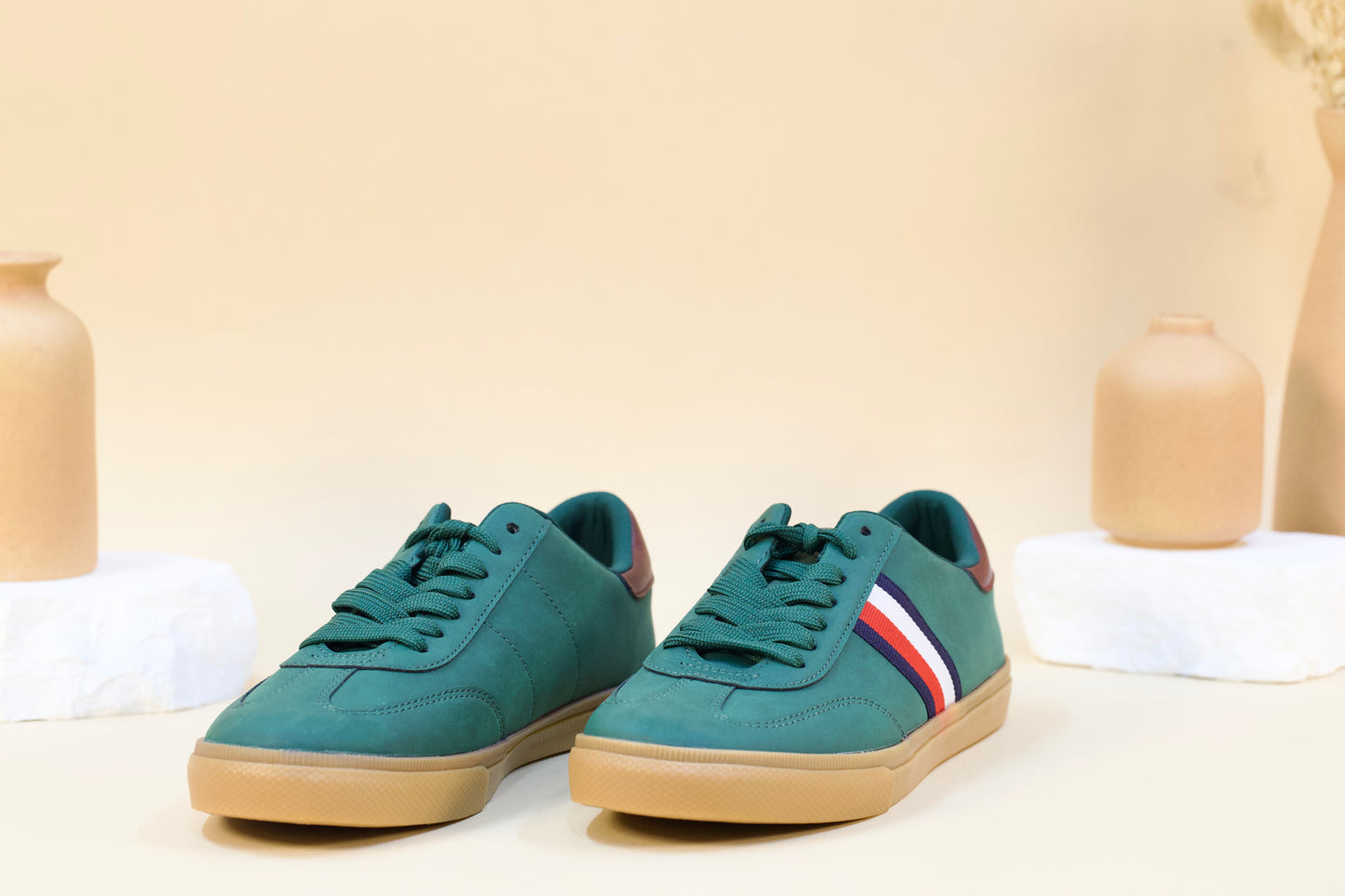 TOMMY HILFIGER SHOES US 8.5 TEAL GREEN