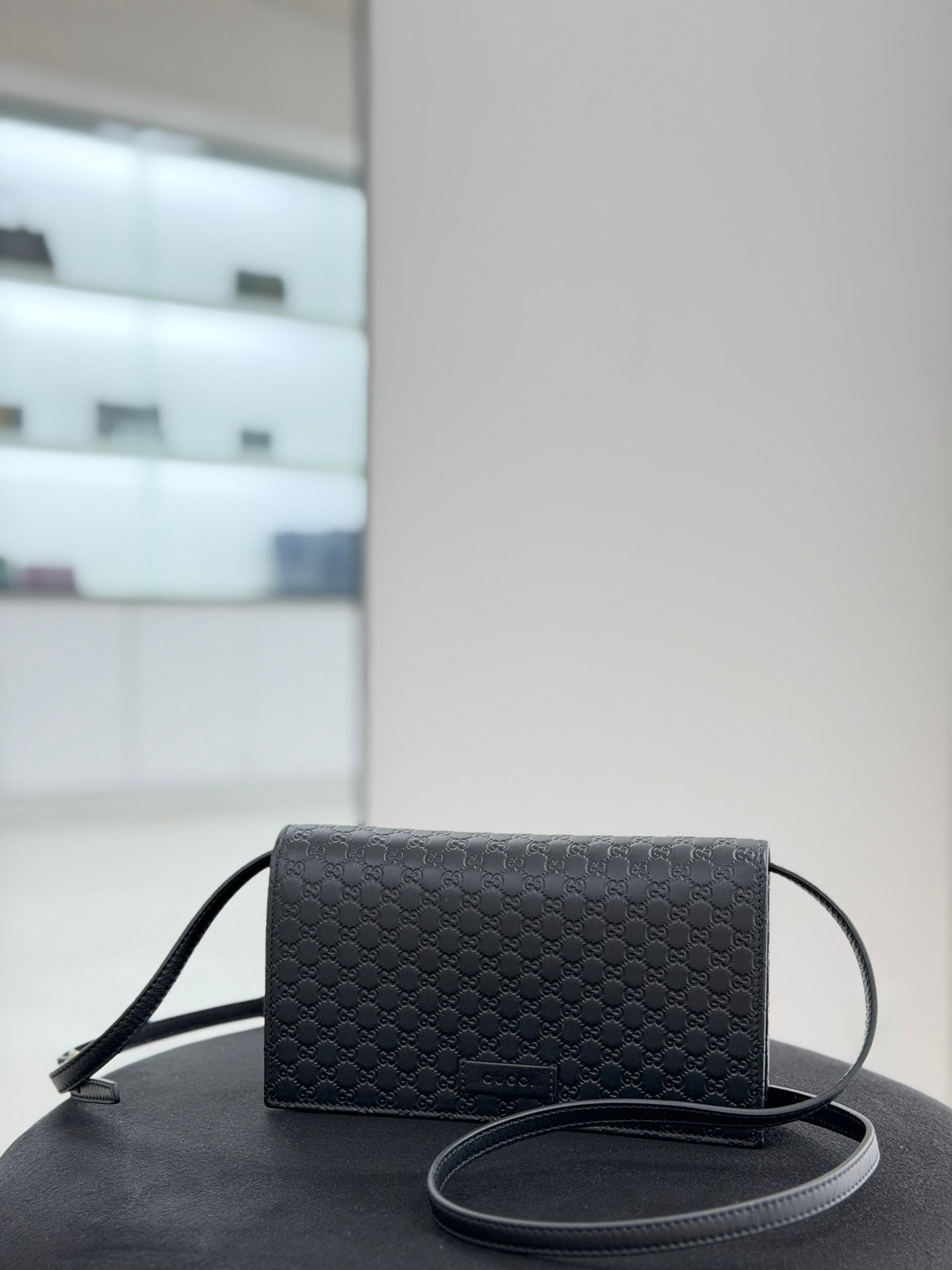 Gucci Microguccissima flap Crossbody Bag in Black