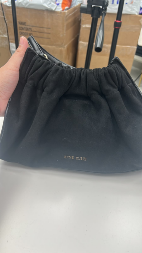ANNE KLEIN