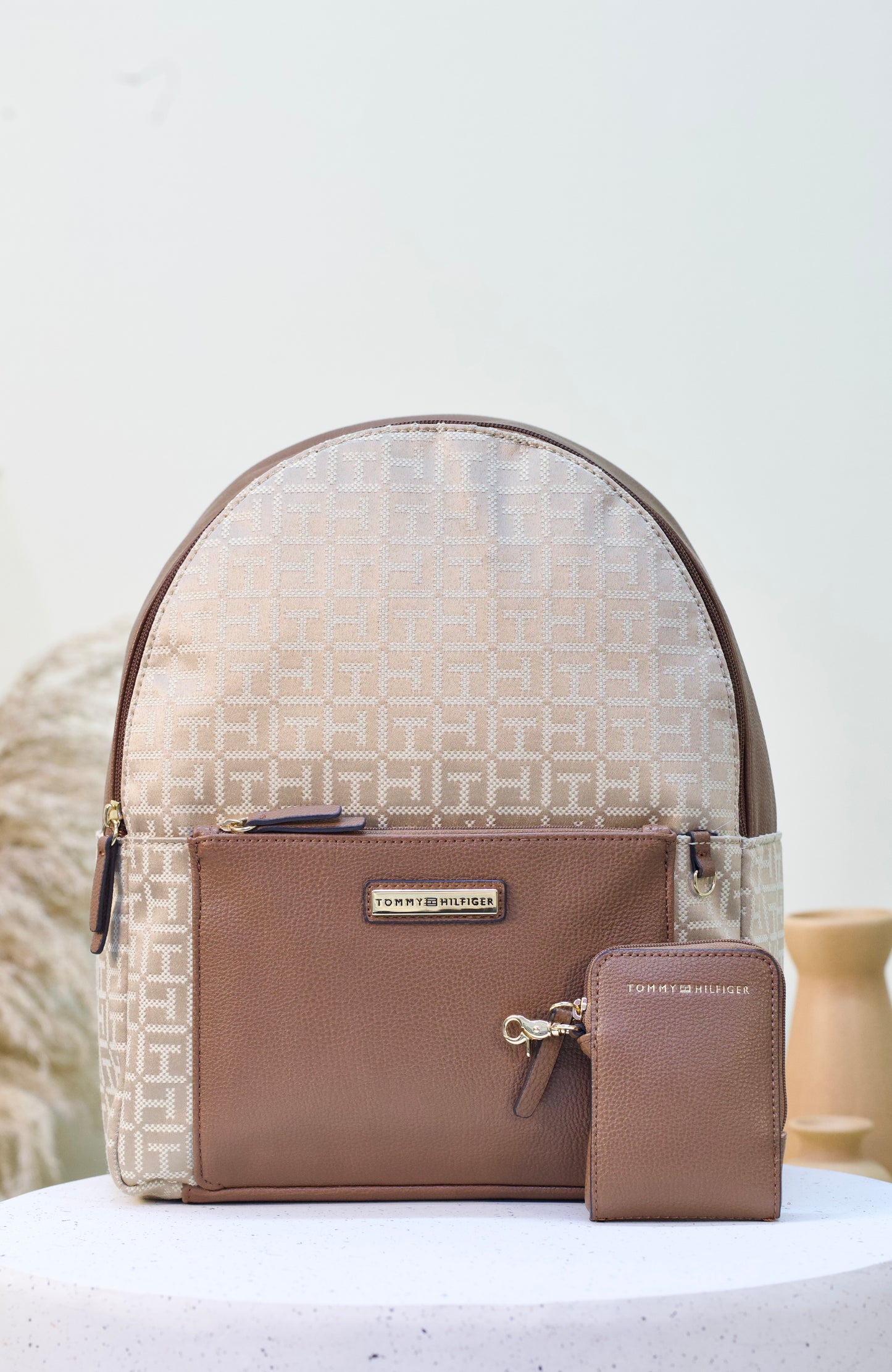 TOMMY HILFIGER 69J45I8 BROWN