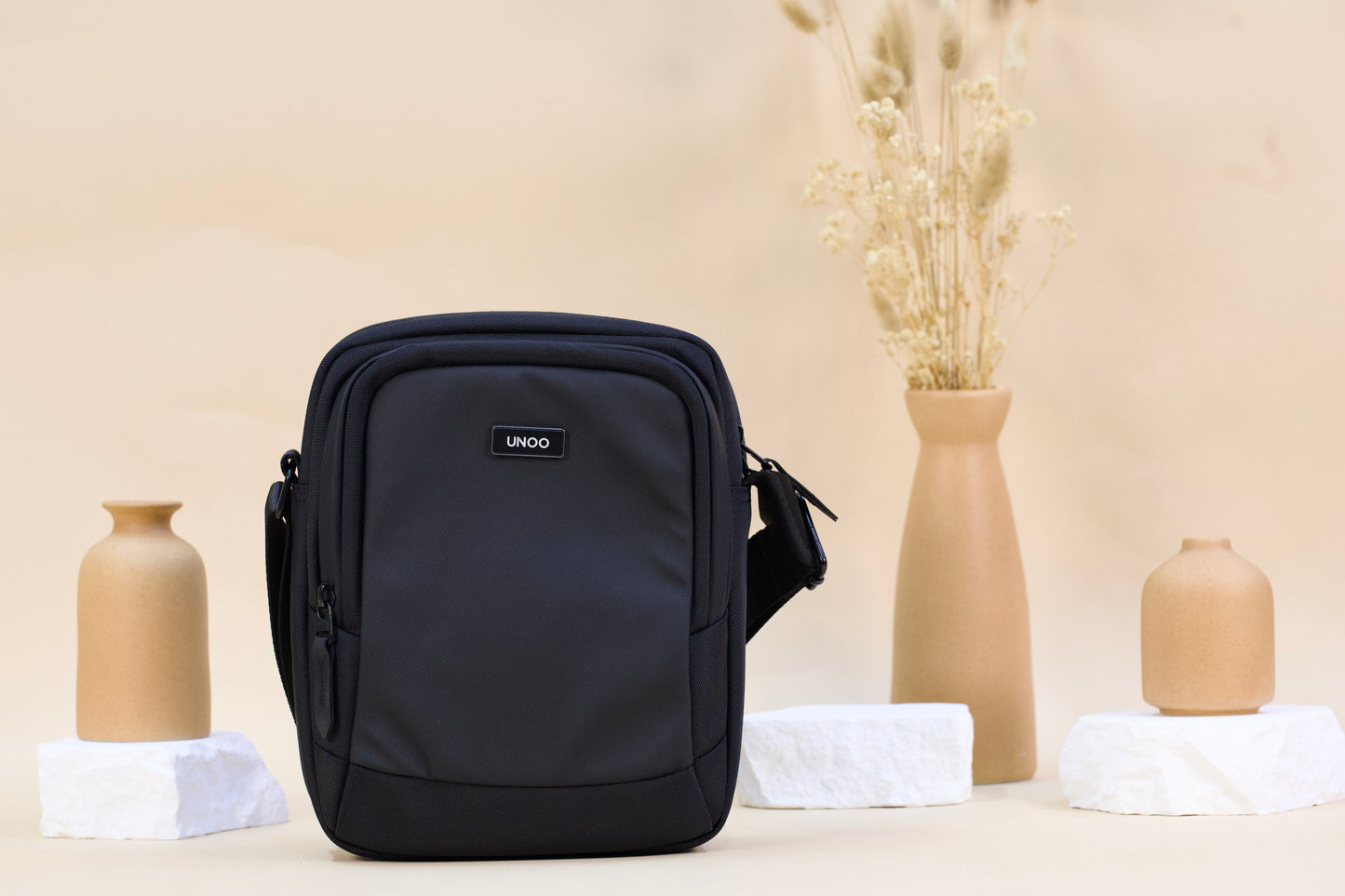 UNOO Stream Crossbody – Black